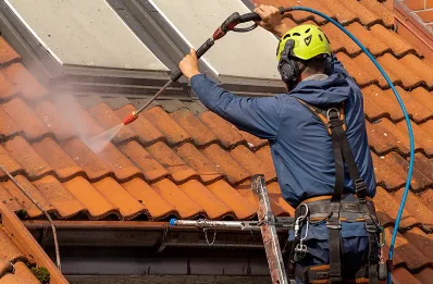 Démoussage et hydrofuge de toiture à Cadrieu